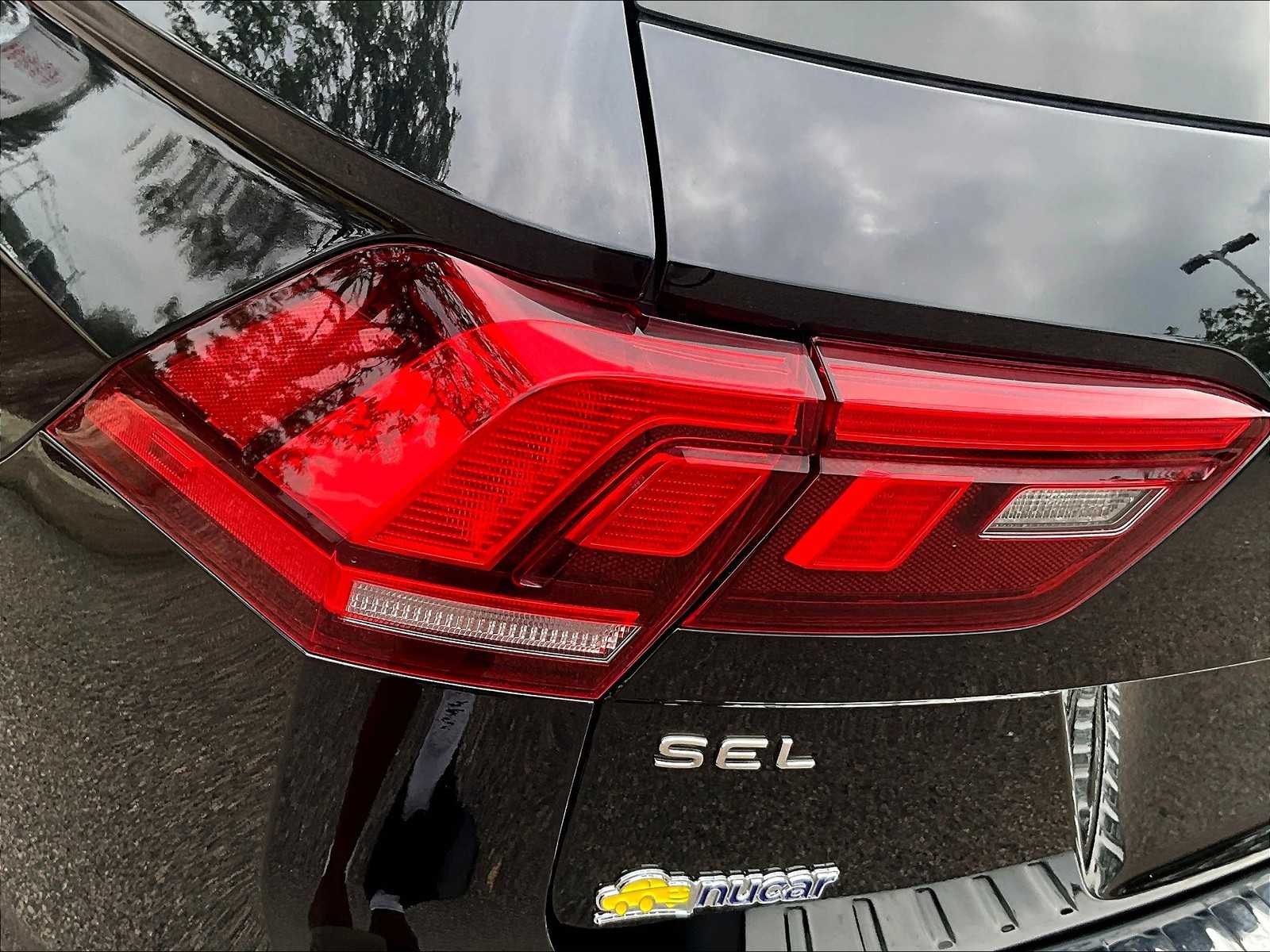 2022 Volkswagen Tiguan SEL Premium R-Line photo 32