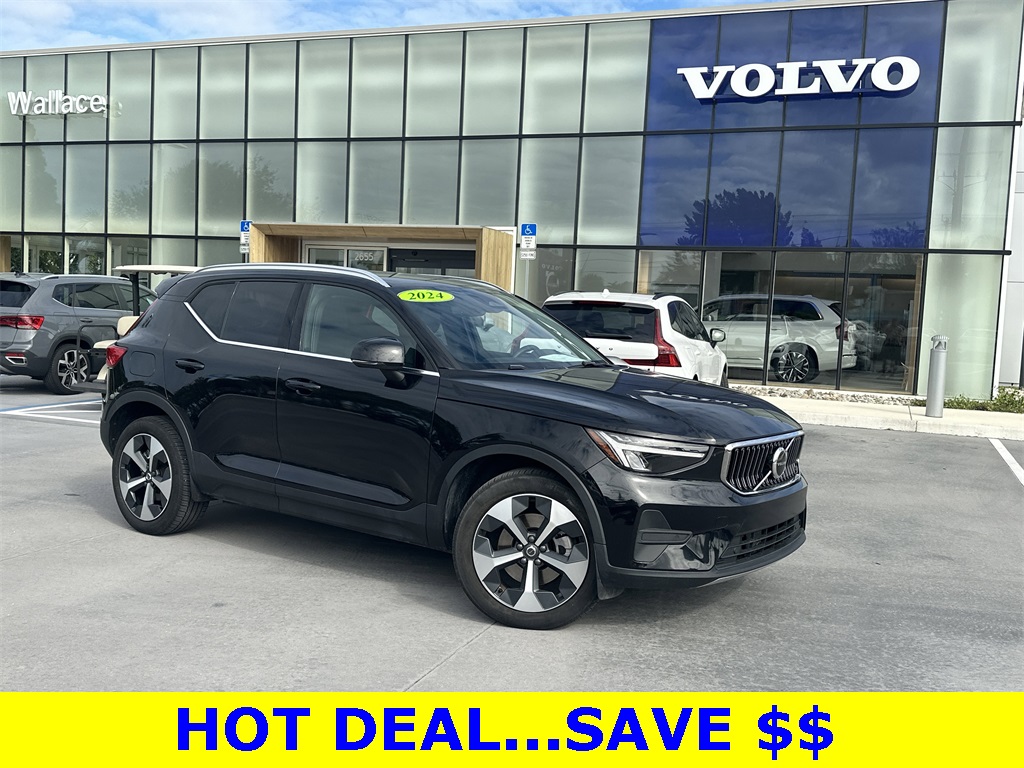 2024 Volvo XC40 Core's photo