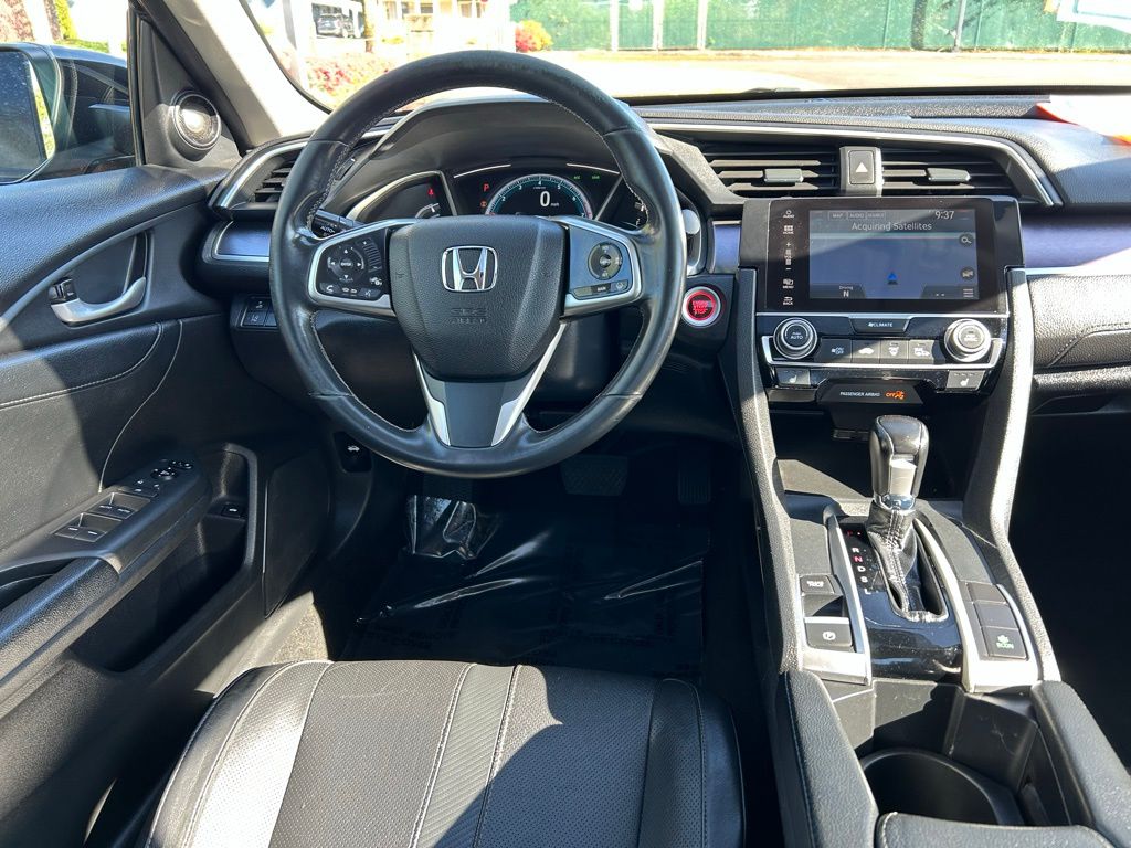 2017 Honda Civic Touring photo 24