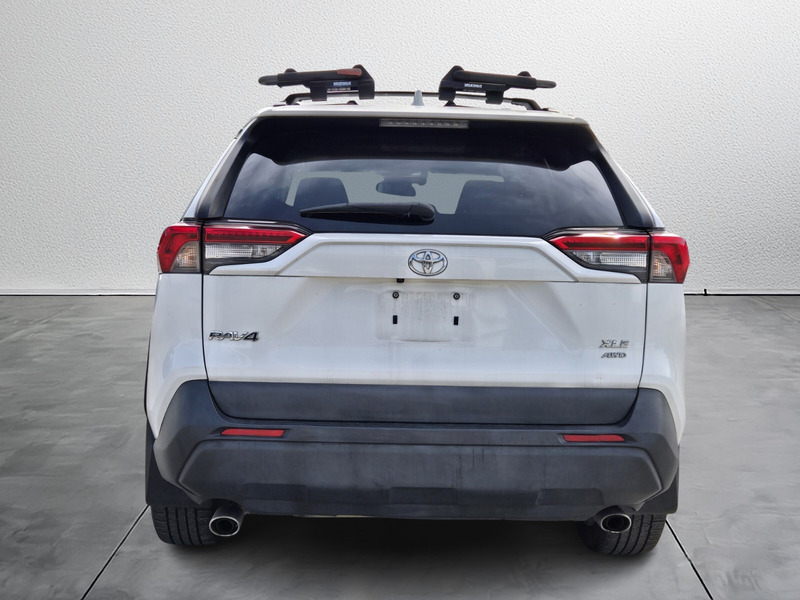 2019 Toyota RAV4 XLE Premium photo 4