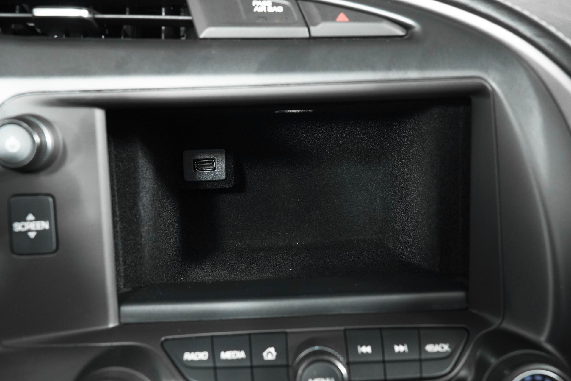 2014 Chevrolet Corvette Stingray Base 3LT photo 32