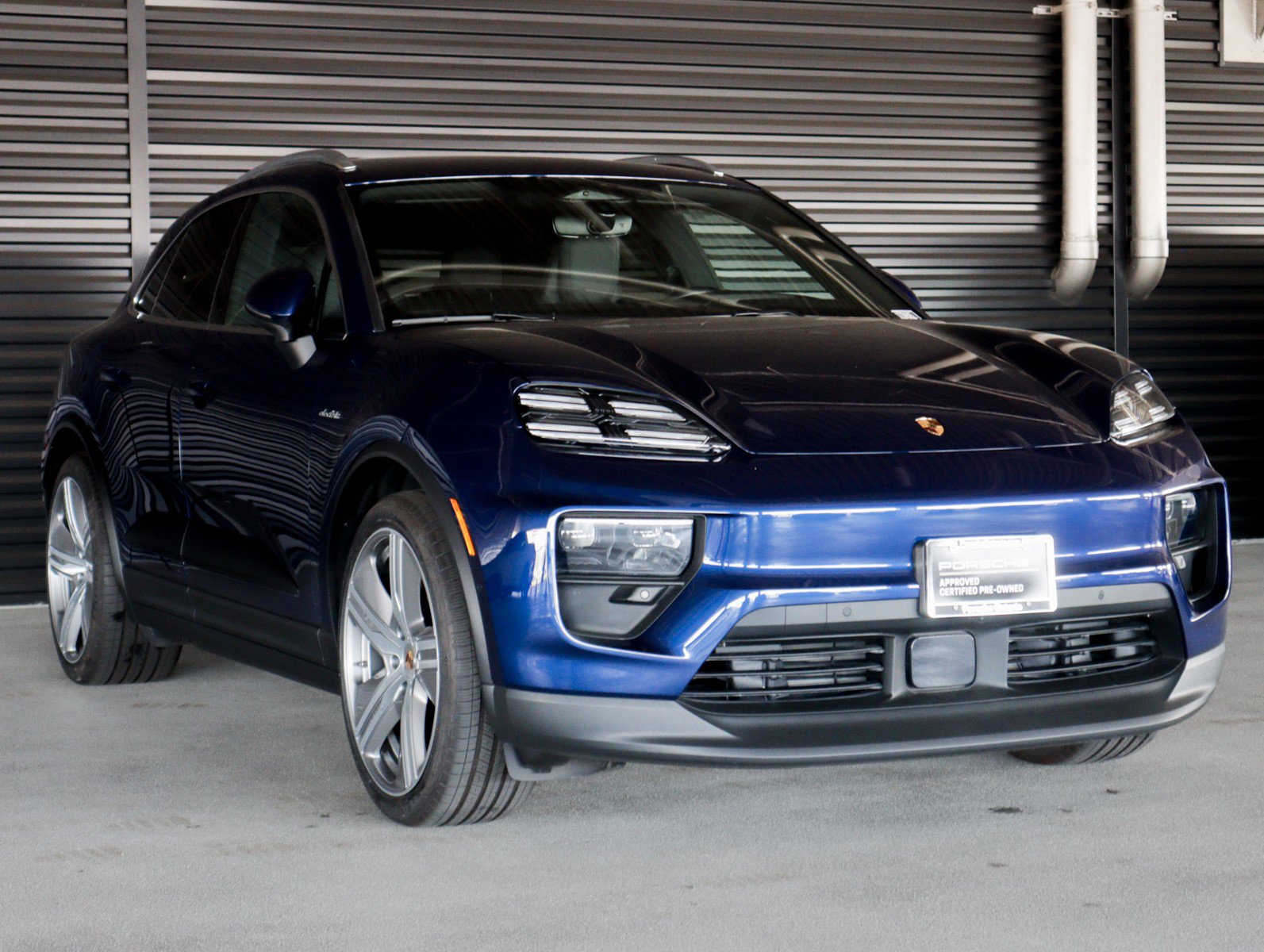 2024 Porsche Macan Electric 4 photo 7