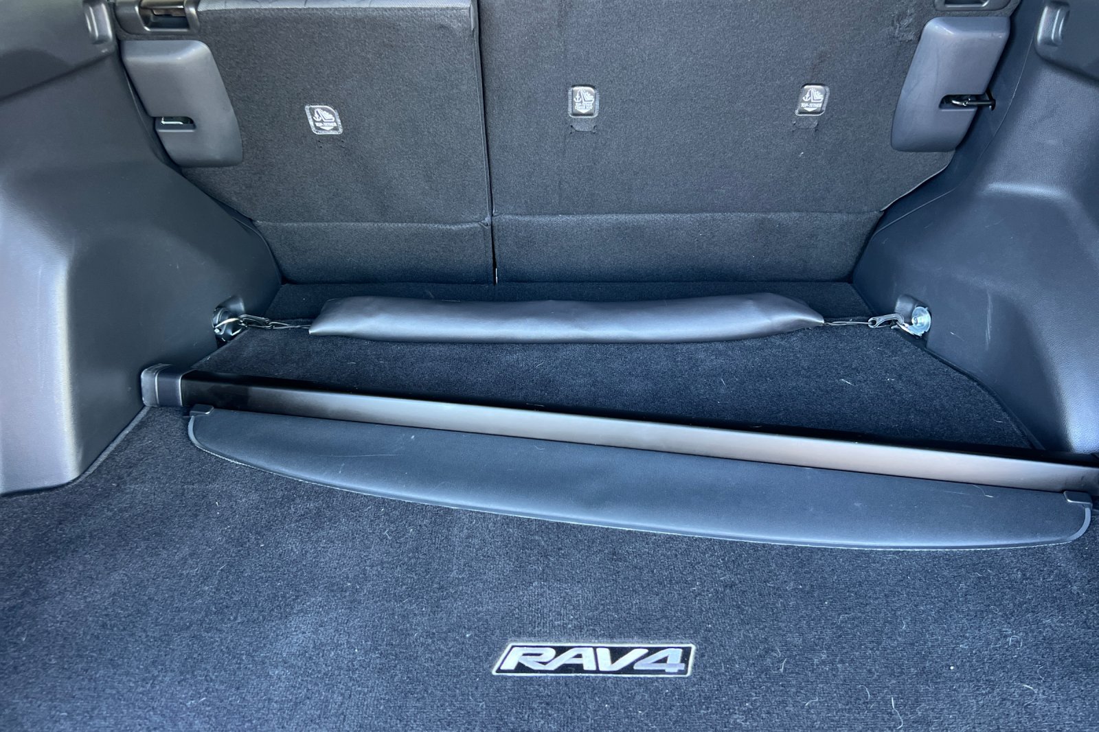 2023 Toyota RAV4 XLE photo 10