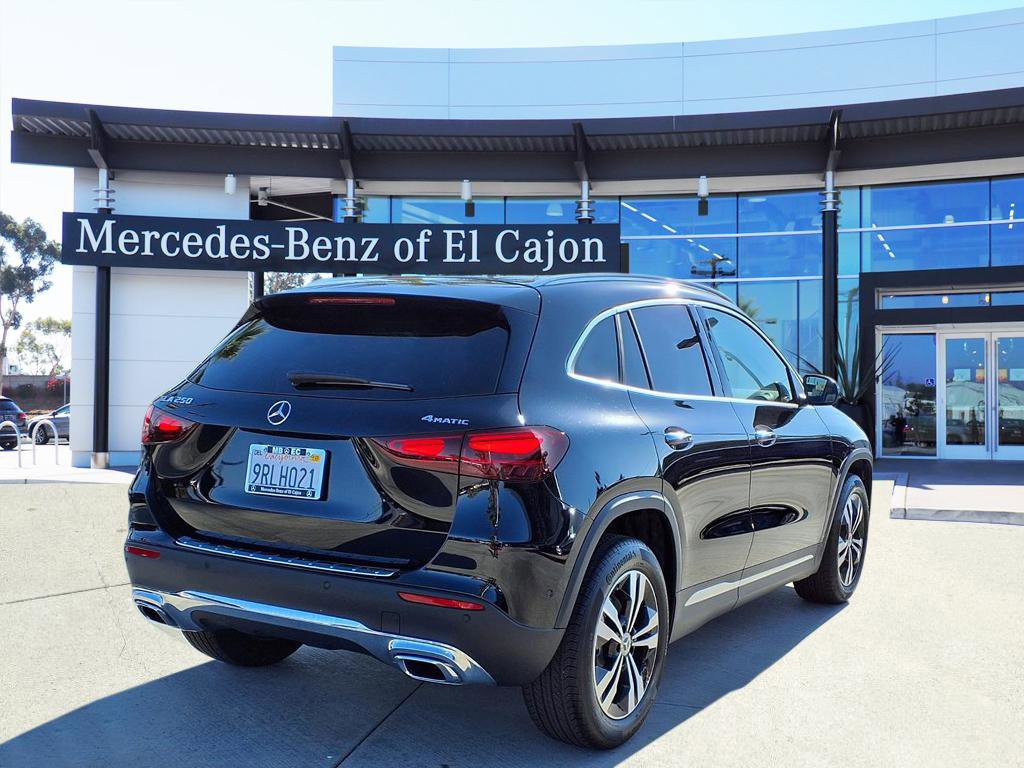 2025 Mercedes Benz GLA 250 4MATIC photo 3