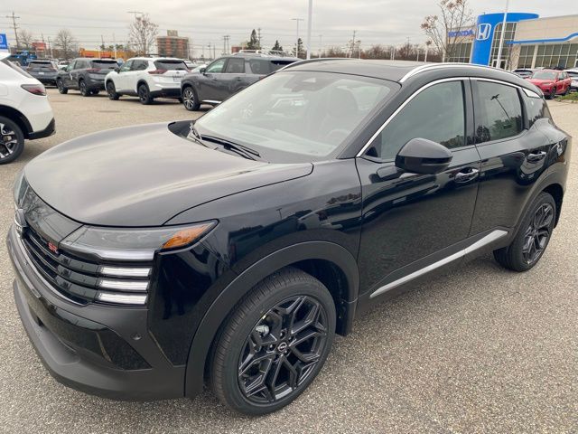 2026 Nissan Kicks SR photo 4