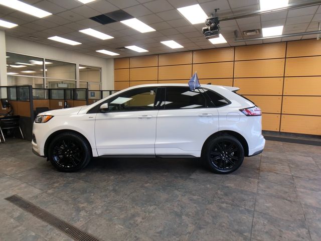 2022 Ford Edge ST photo 3