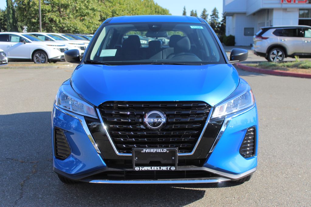 2025 Nissan Kicks Play S photo 3