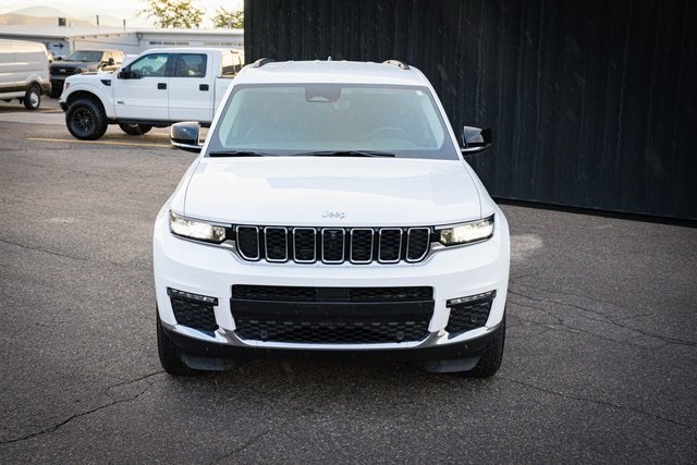 2023 Jeep Grand Cherokee Limited photo 2