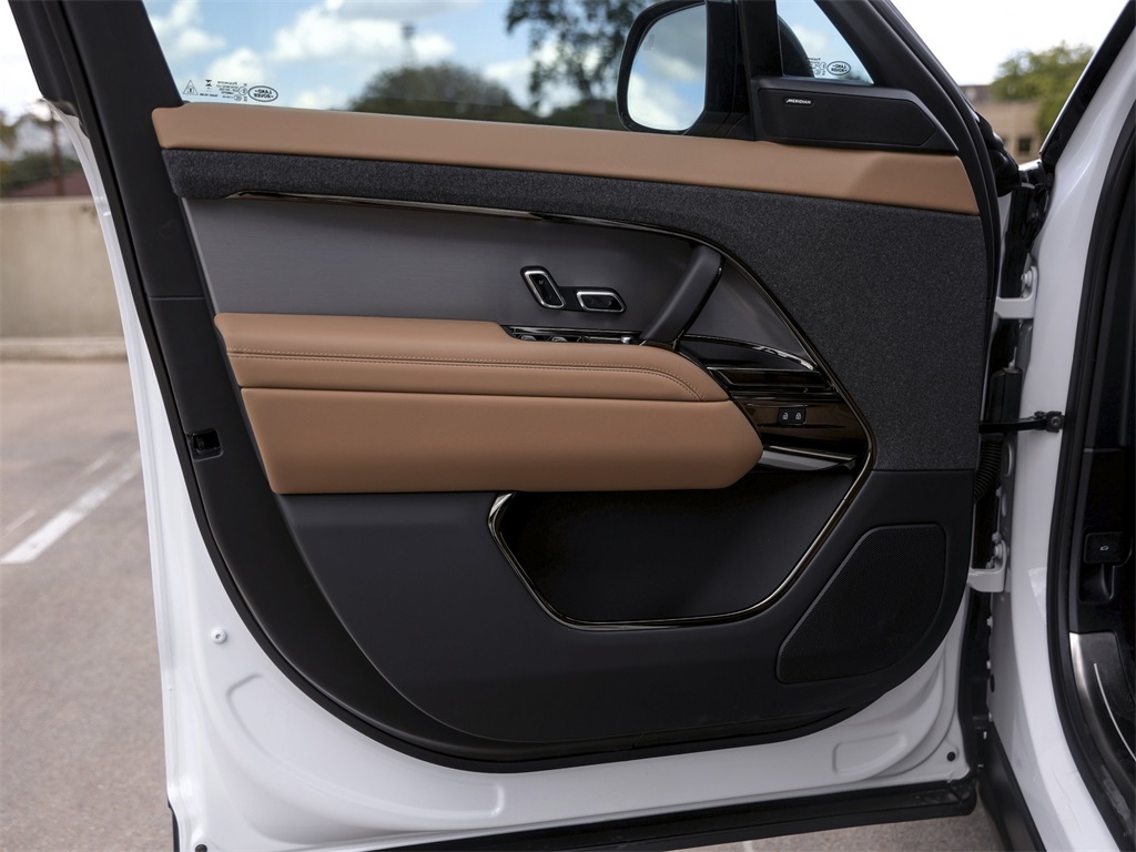 2025 Land Rover Range Rover Sport SE photo 22