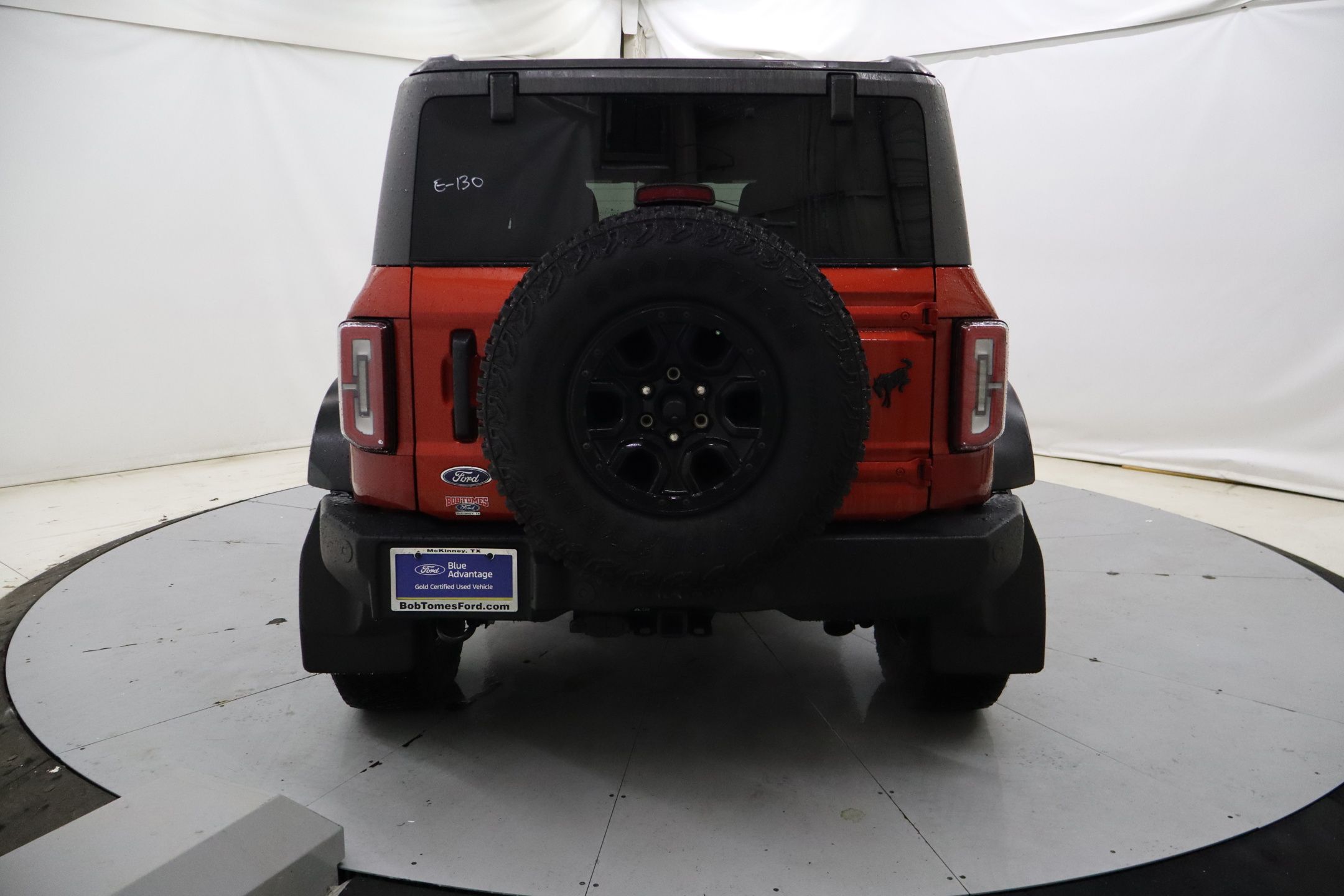 2023 Ford Bronco Wildtrak photo 2