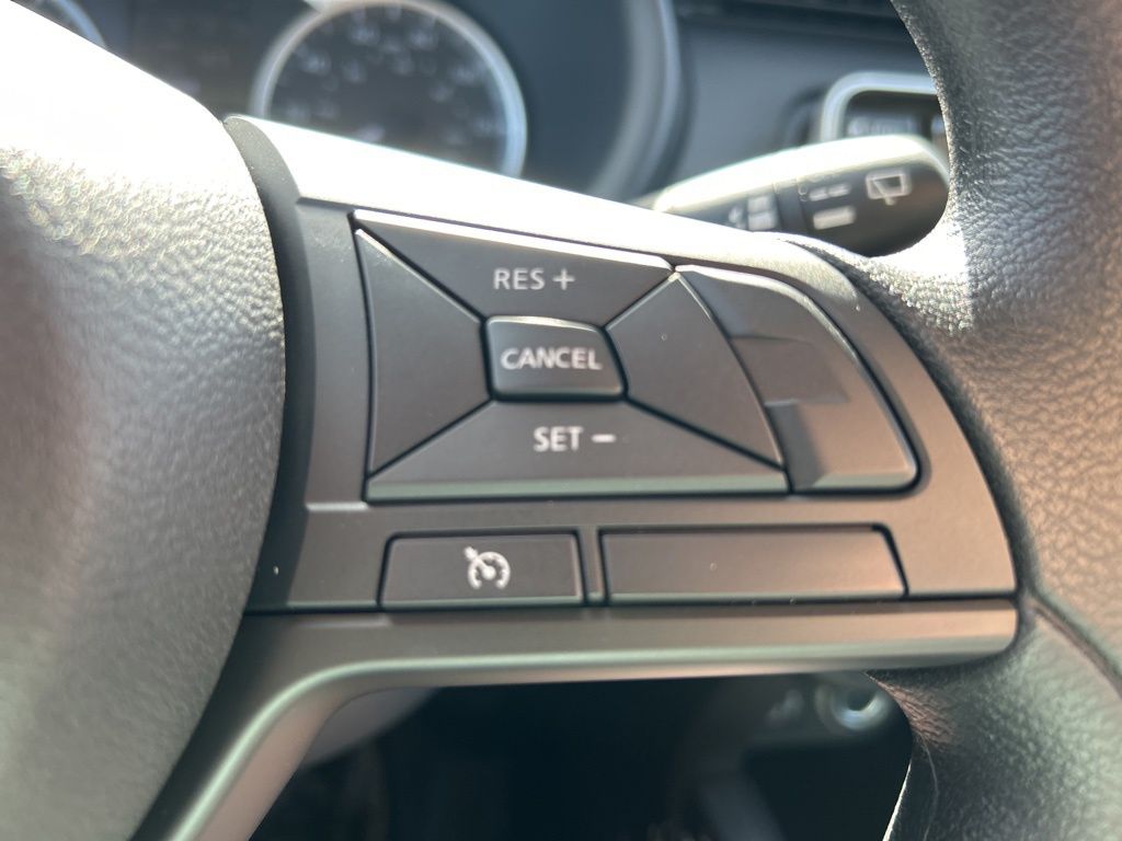 2025 Nissan Kicks Play S photo 18