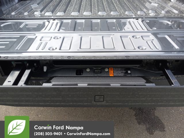 2025 Ford F-250 Platinum photo 29