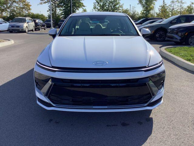 2026 Hyundai Sonata SE photo 2