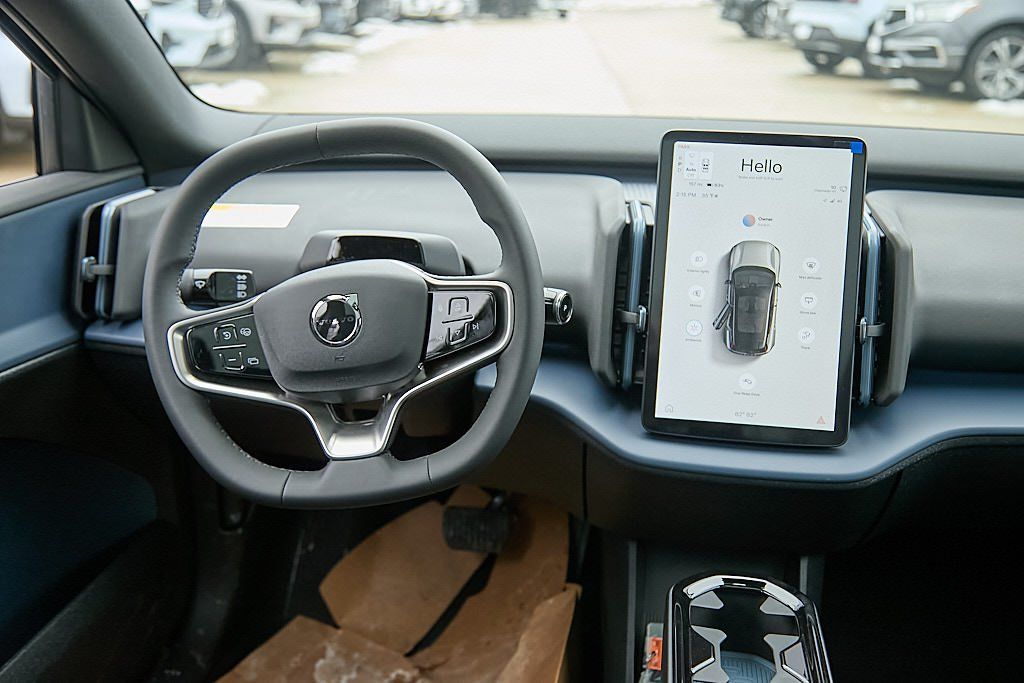 2026 VOLVO EX30 - Image 19