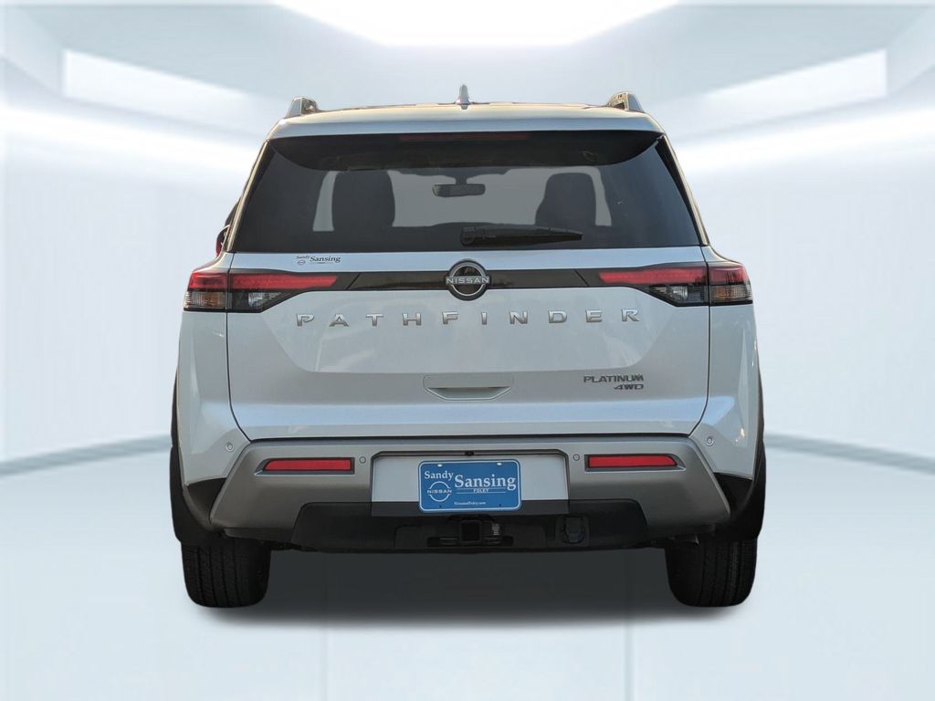 2025 Nissan Pathfinder Platinum photo 4