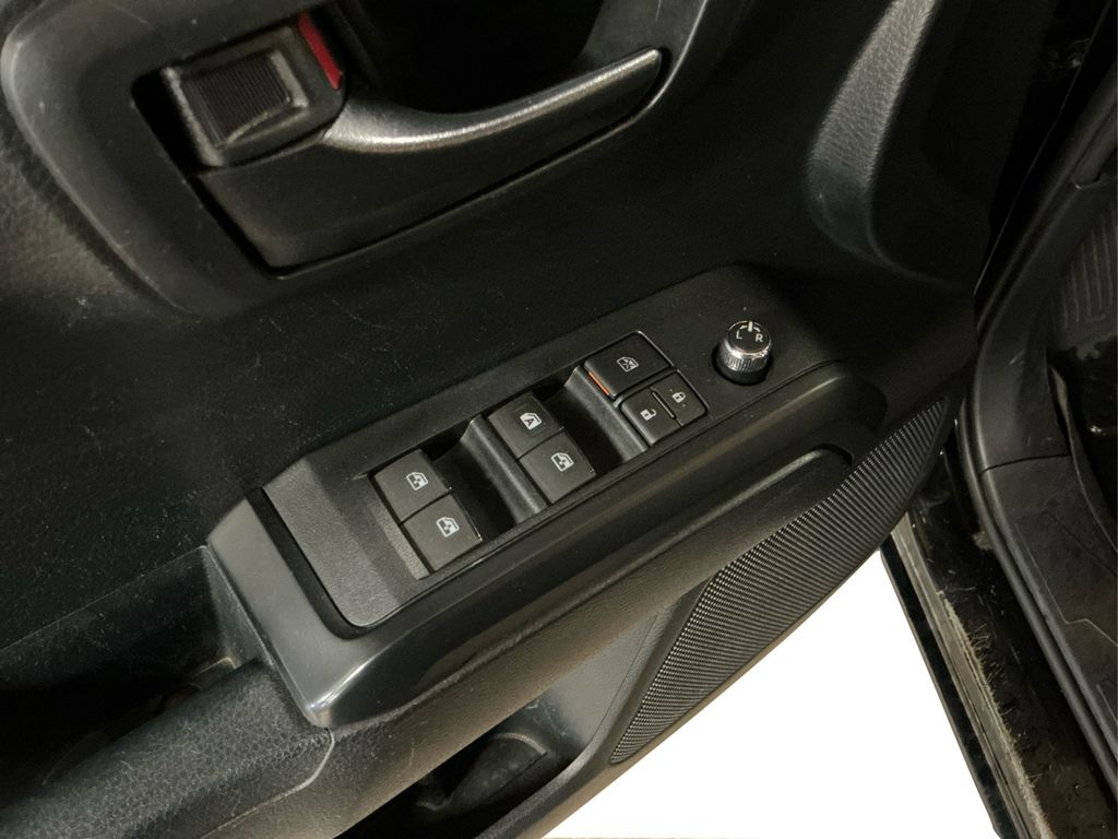 2018 Toyota Tacoma SR photo 19