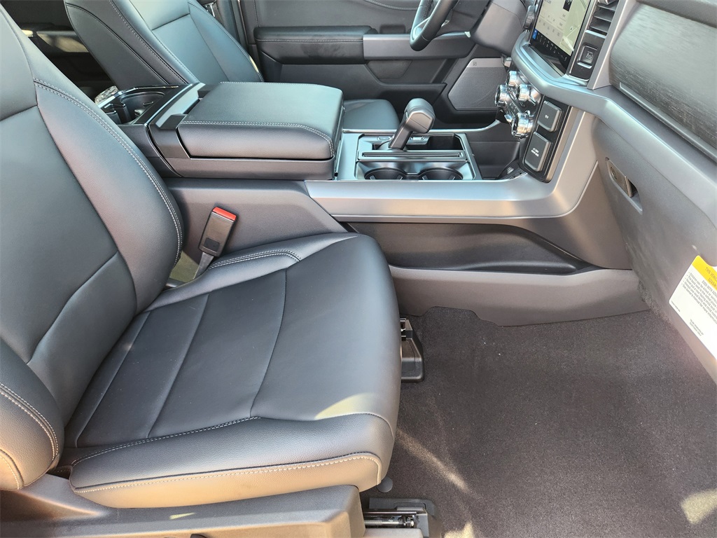 2025 Ford F-150 XLT photo 10