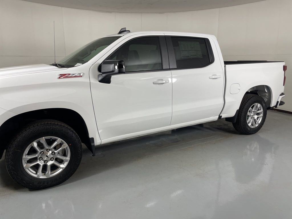 2026 Chevrolet Silverado 1500 RST photo 2