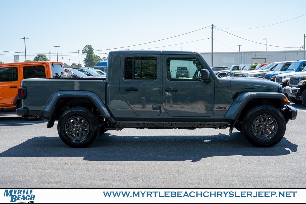 2025 Jeep Gladiator Sport S photo 6