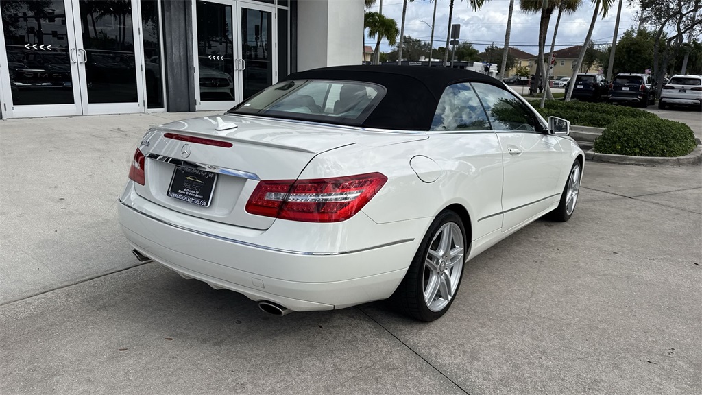 2011 Mercedes Benz E 350 photo 2
