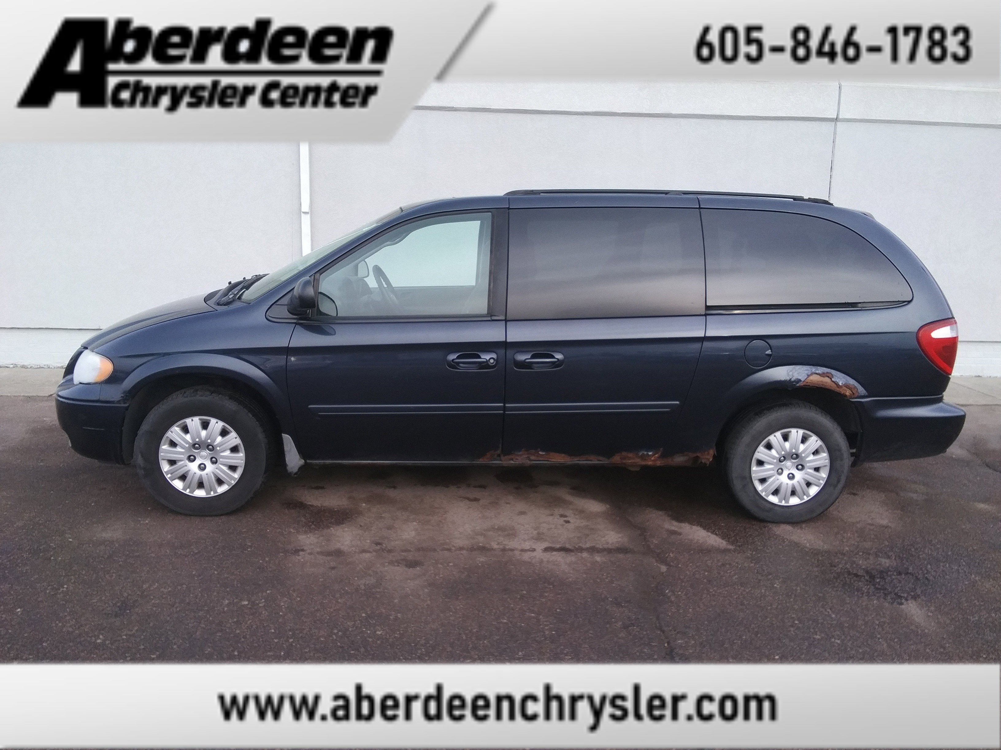 2007 Chrysler Town & Country LX's photo