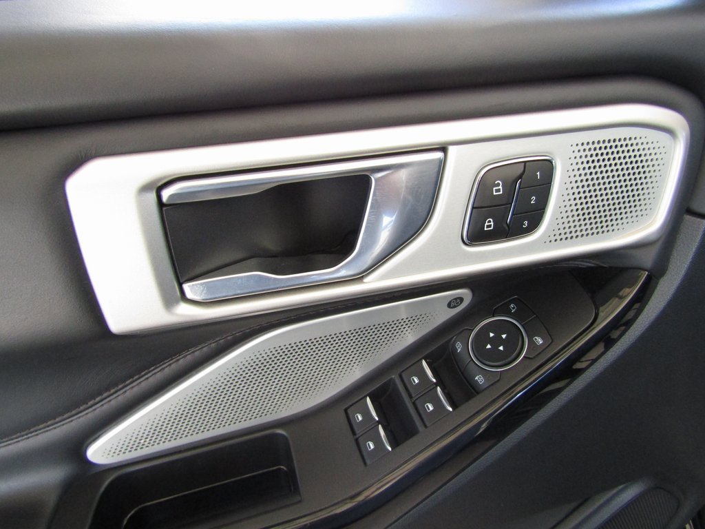 2021 Ford Explorer Platinum photo 24