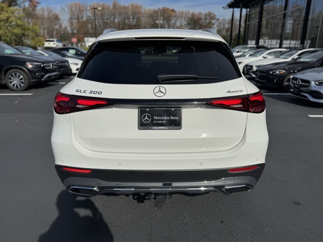 2025 Mercedes Benz GLC 300 4MATIC photo 4