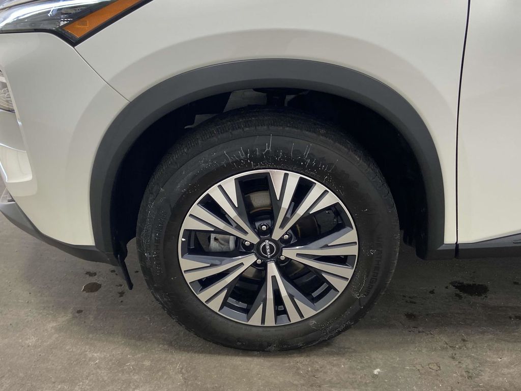 2023 Nissan Rogue SV photo 4