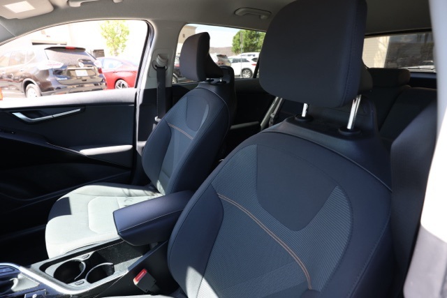 2023 Kia Niro LX photo 13