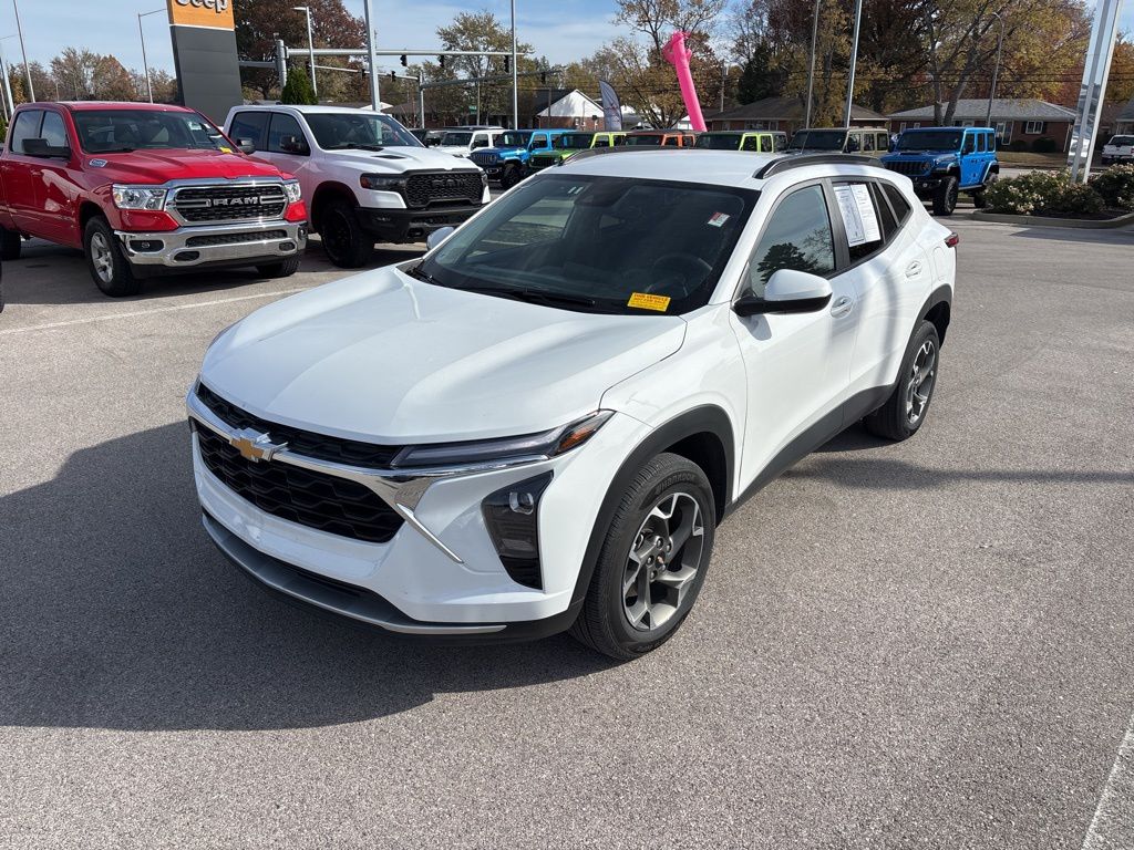 2024 Chevrolet Trax LT's photo