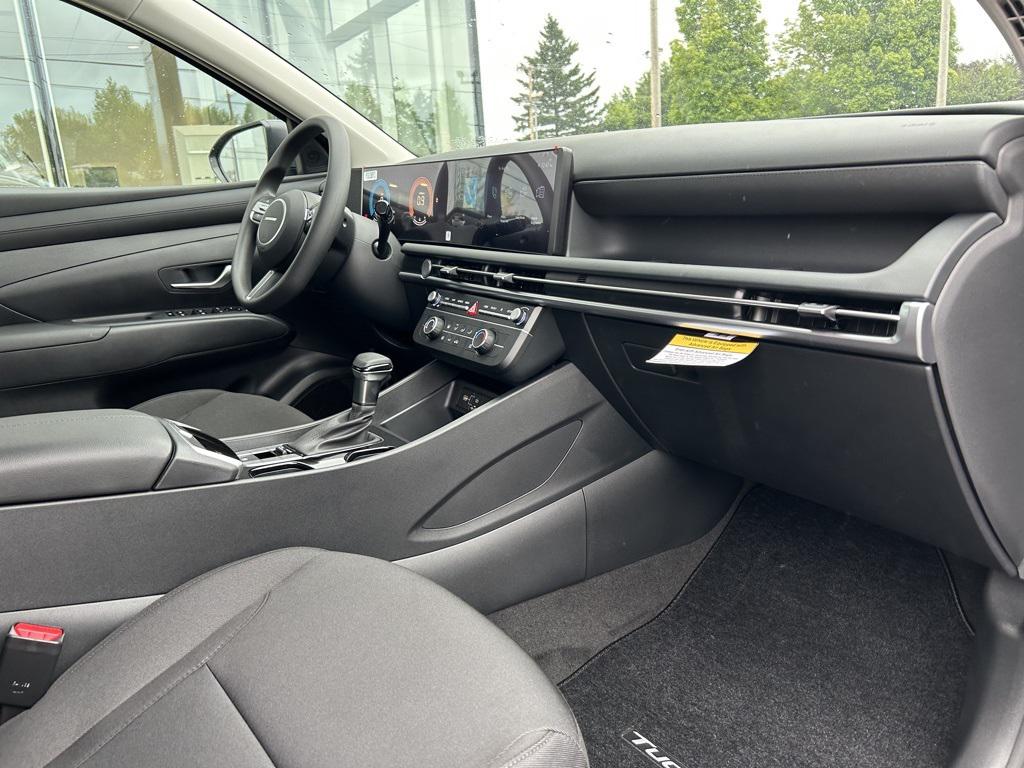 2025 Hyundai Tucson SE photo 26
