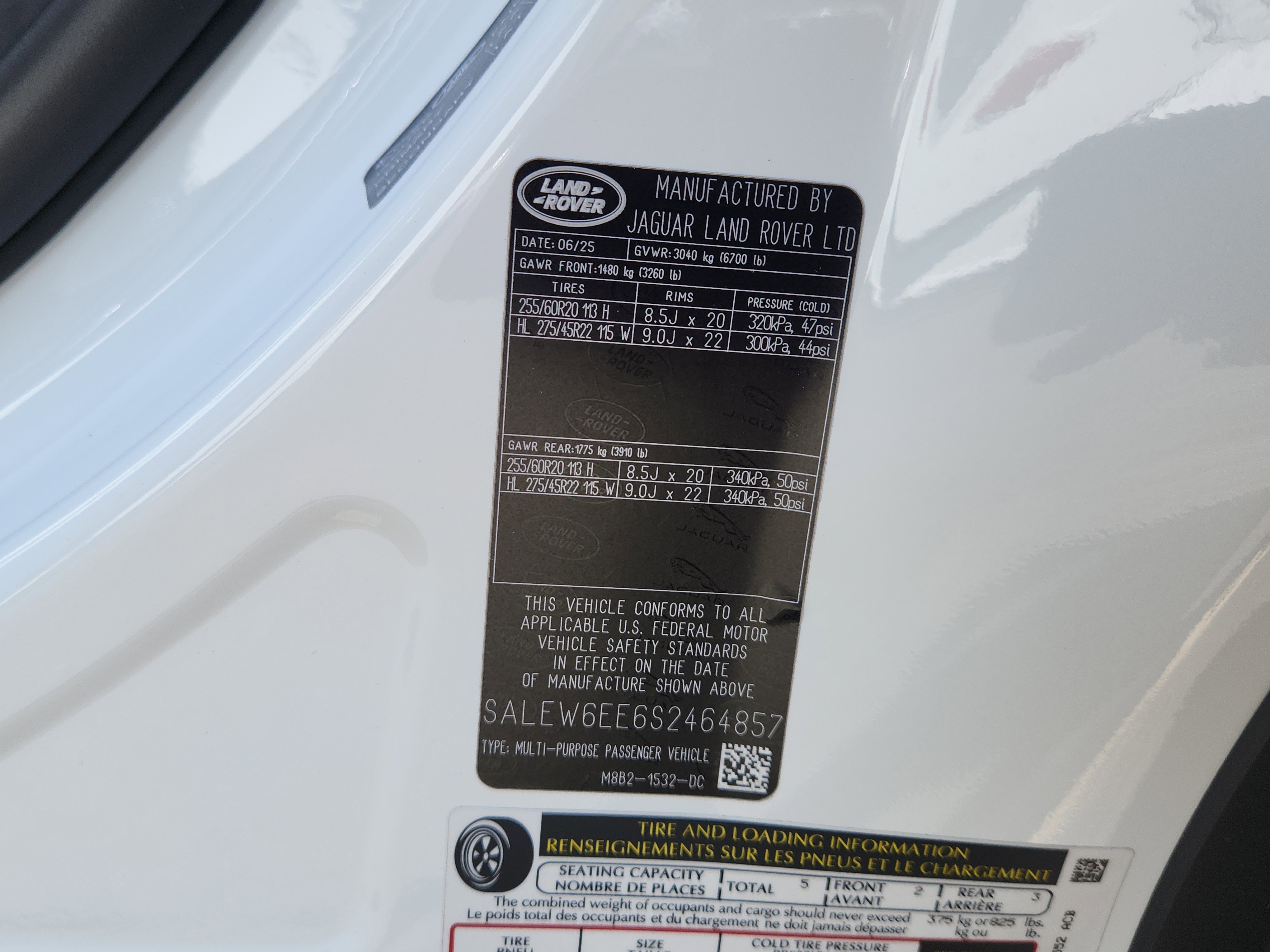 2025 Land Rover Defender 90 V8 photo 2