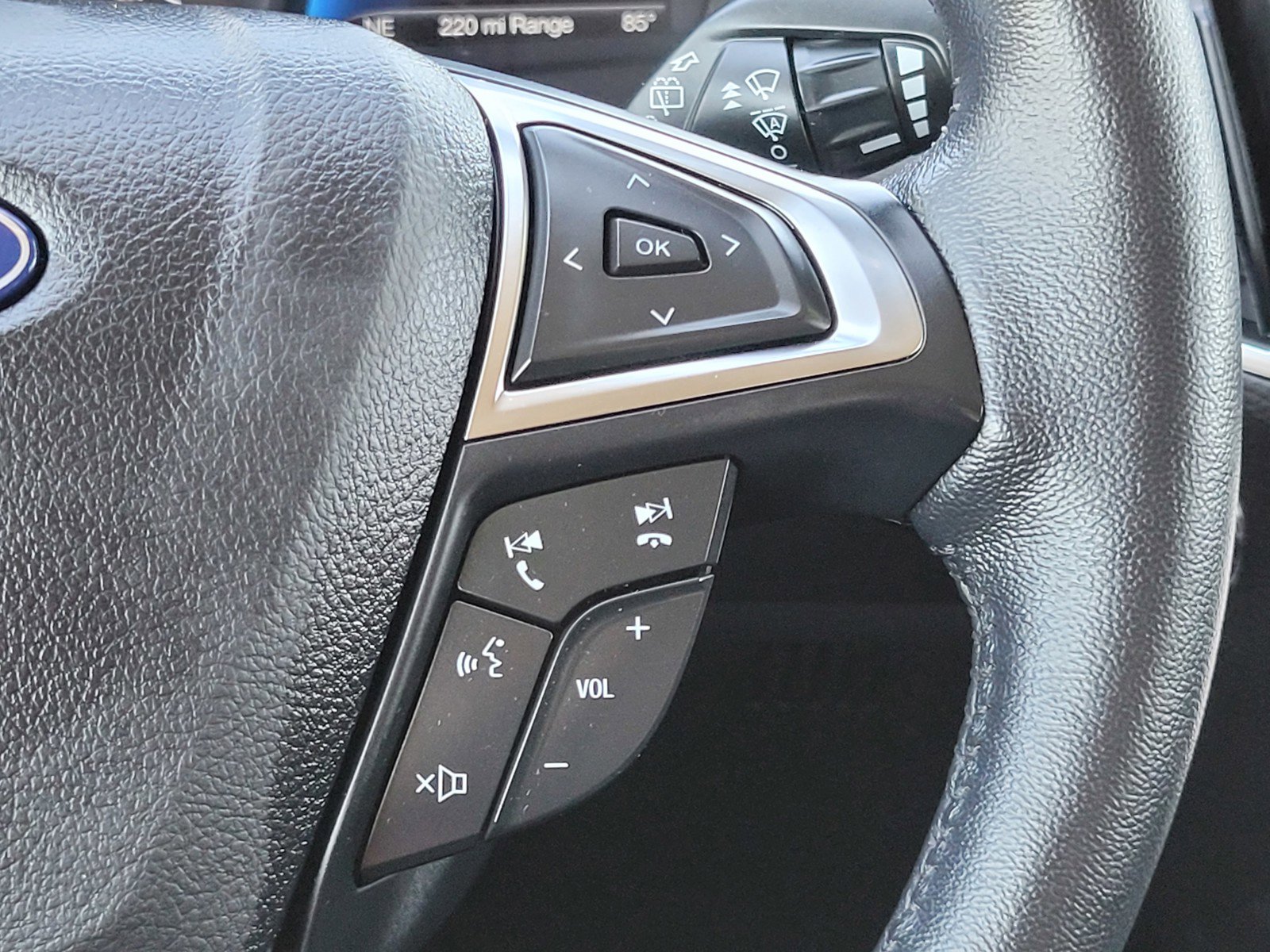 2024 Ford Edge Titanium photo 25