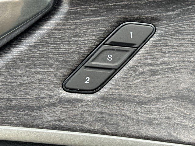 2025 Jeep Grand Cherokee Limited photo 9
