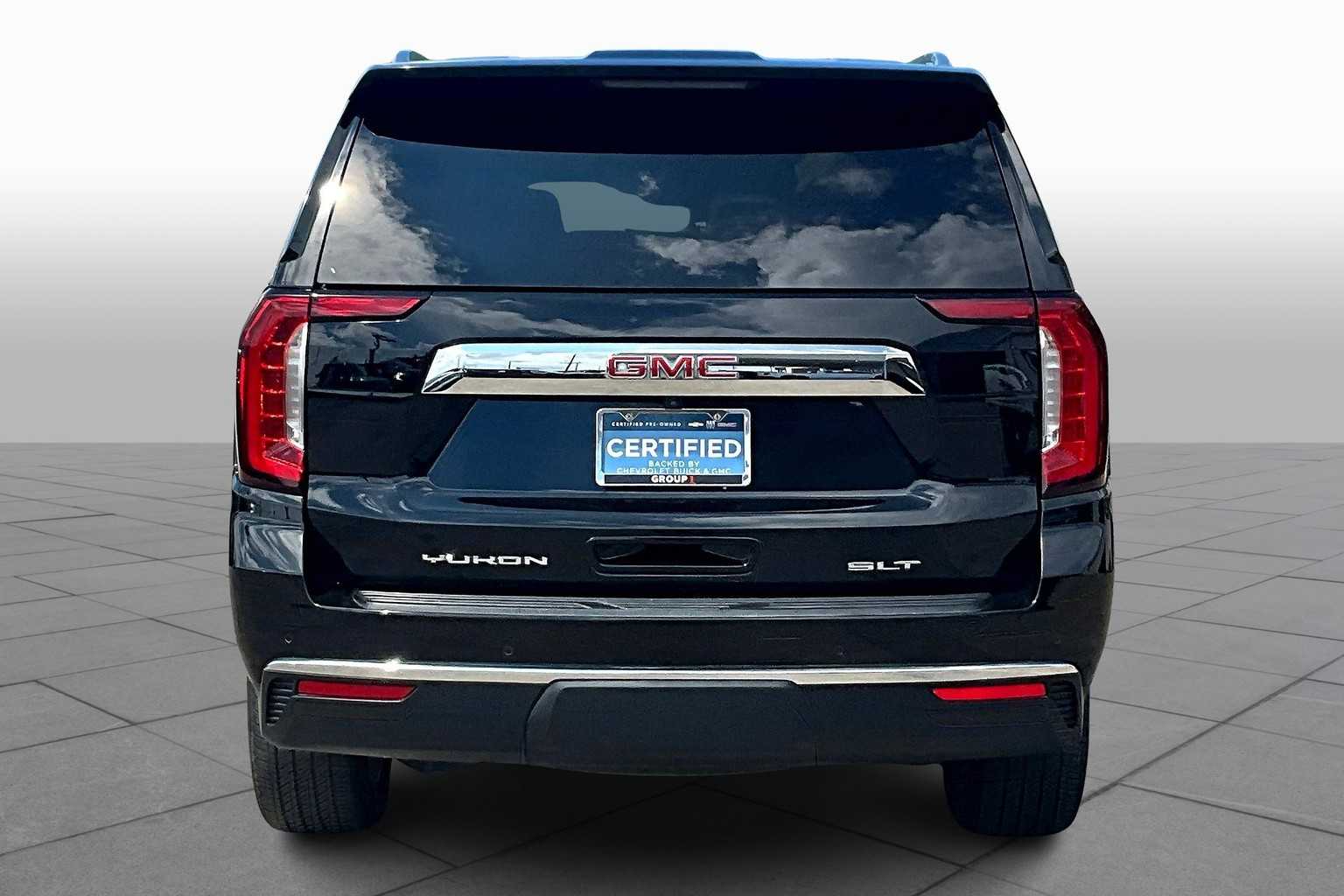 2023 Gmc Yukon SLT photo 4
