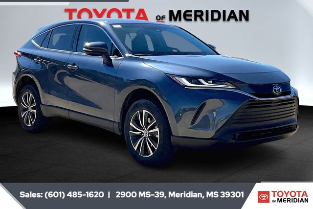 2023 Toyota Venza LE's photo