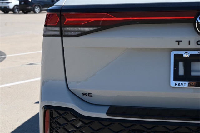 2025 Volkswagen Tiguan SE R-Line Black photo 4