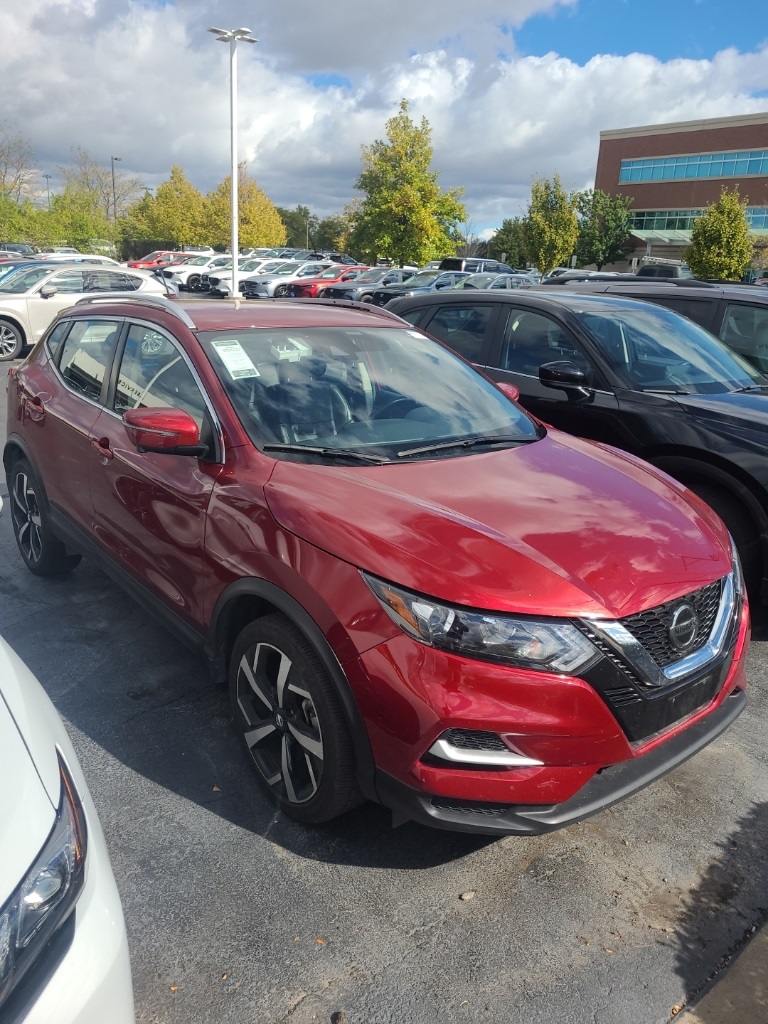 2022 Nissan Rogue Sport SL photo 2