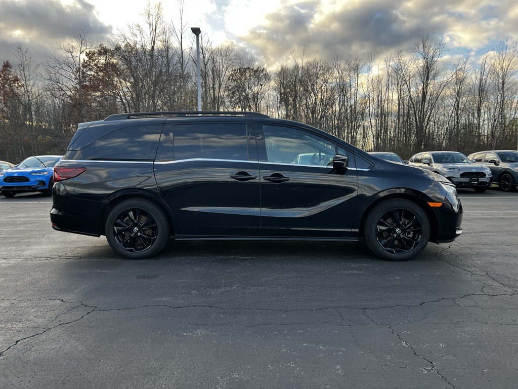2024 Honda Odyssey Sport photo 3