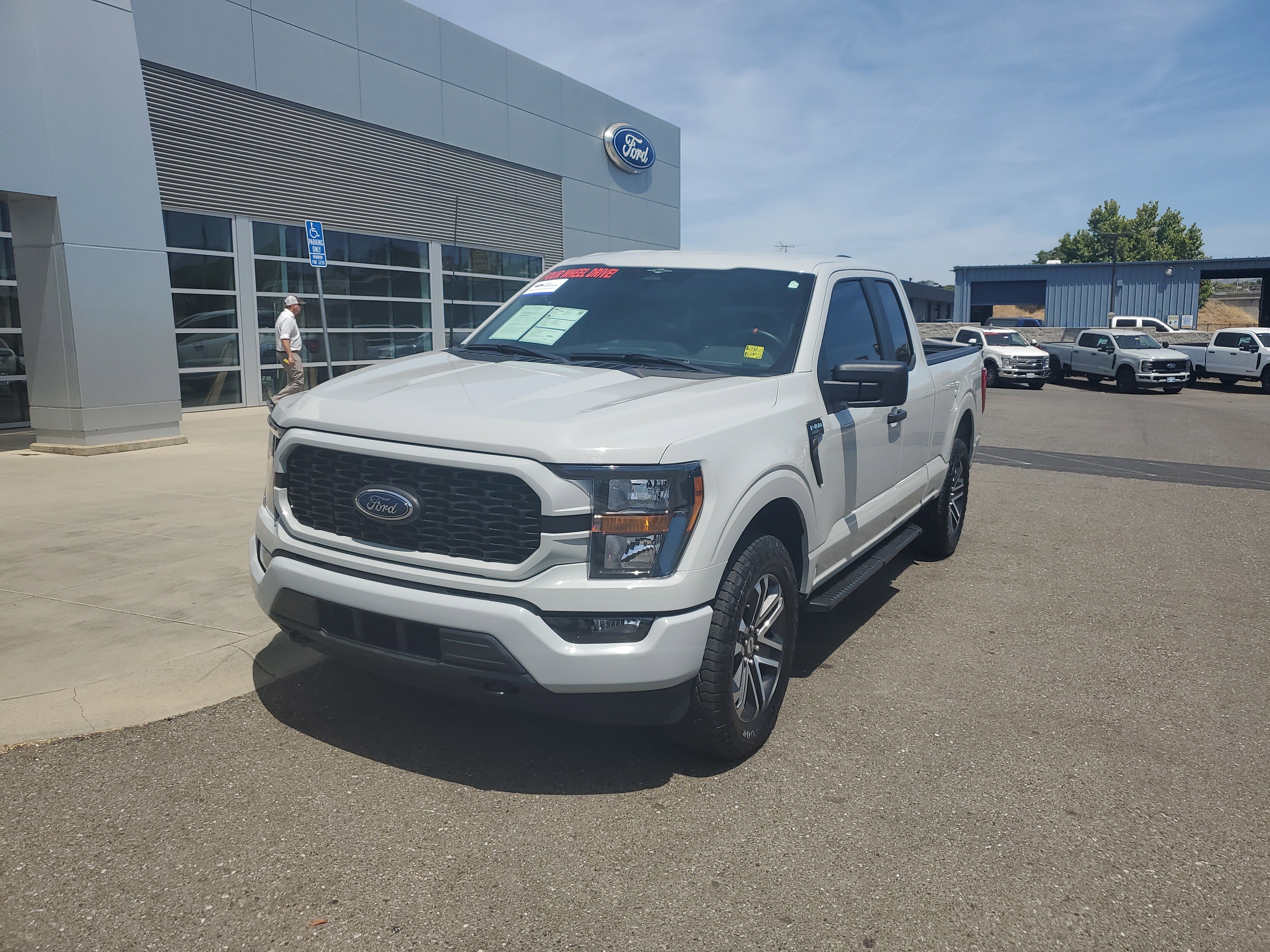2023 Ford F-150 XL's photo