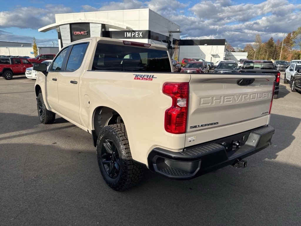 2026 Chevrolet Silverado 1500 Custom Trail Boss photo 2