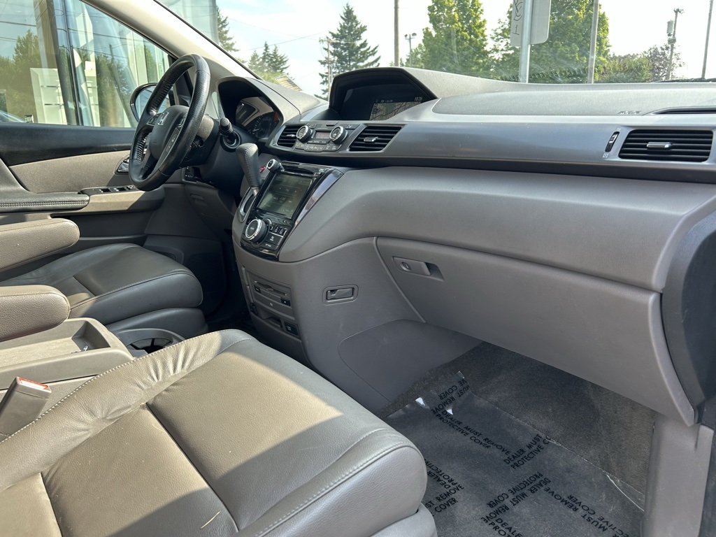2015 Honda Odyssey Touring photo 28