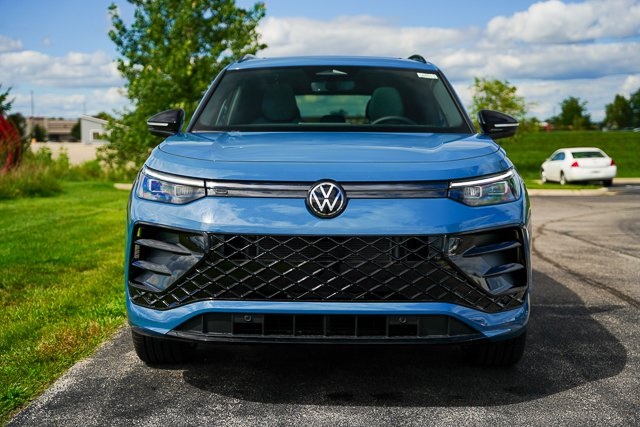 2025 Volkswagen Tiguan SE R-Line Black photo 48