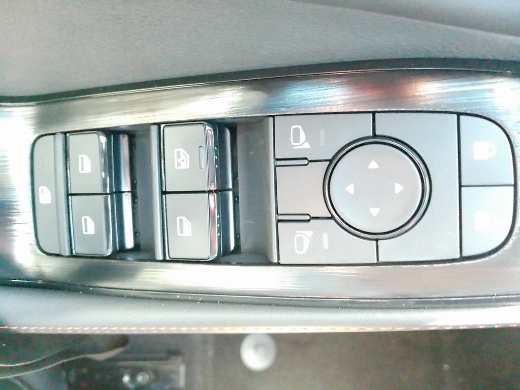 2026 Nissan Rogue SV photo 37