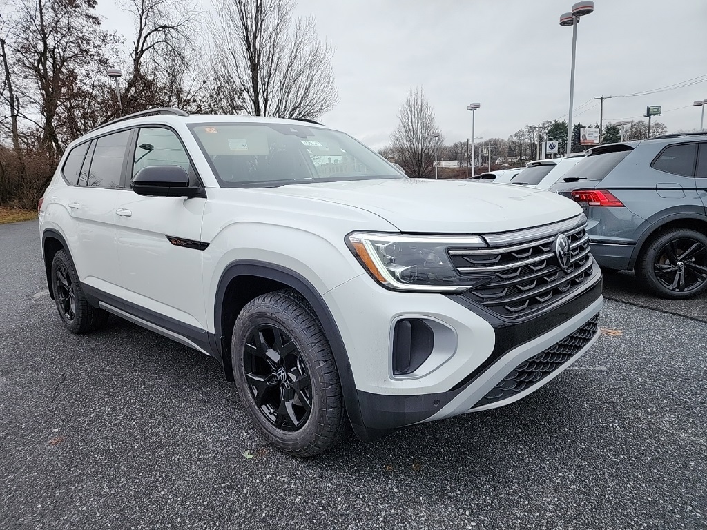 New 2024 Volkswagen Atlas 2.0T Peak Edition SEL 4D Sport Utility in