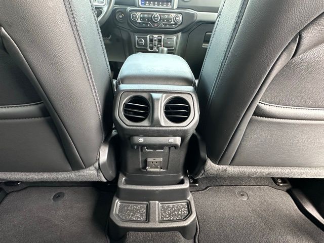 2023 Jeep Wrangler Sahara 4xe photo 33