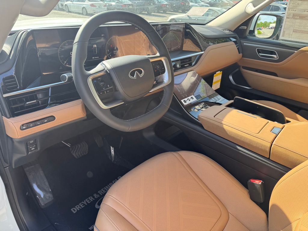 2025 Infiniti QX80 Luxe photo 7