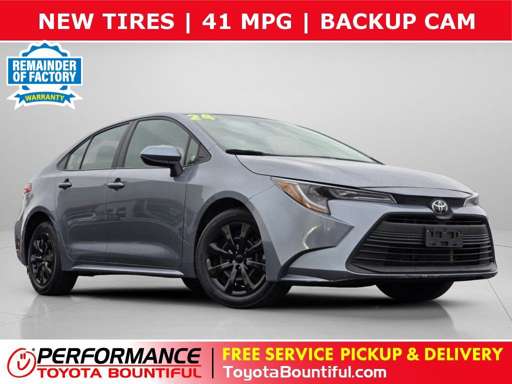 2024 Toyota Corolla LE's photo