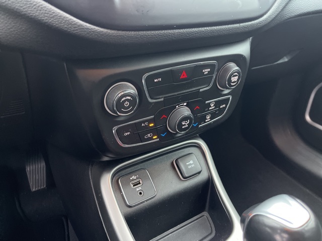 2021 Jeep Compass Latitude photo 24