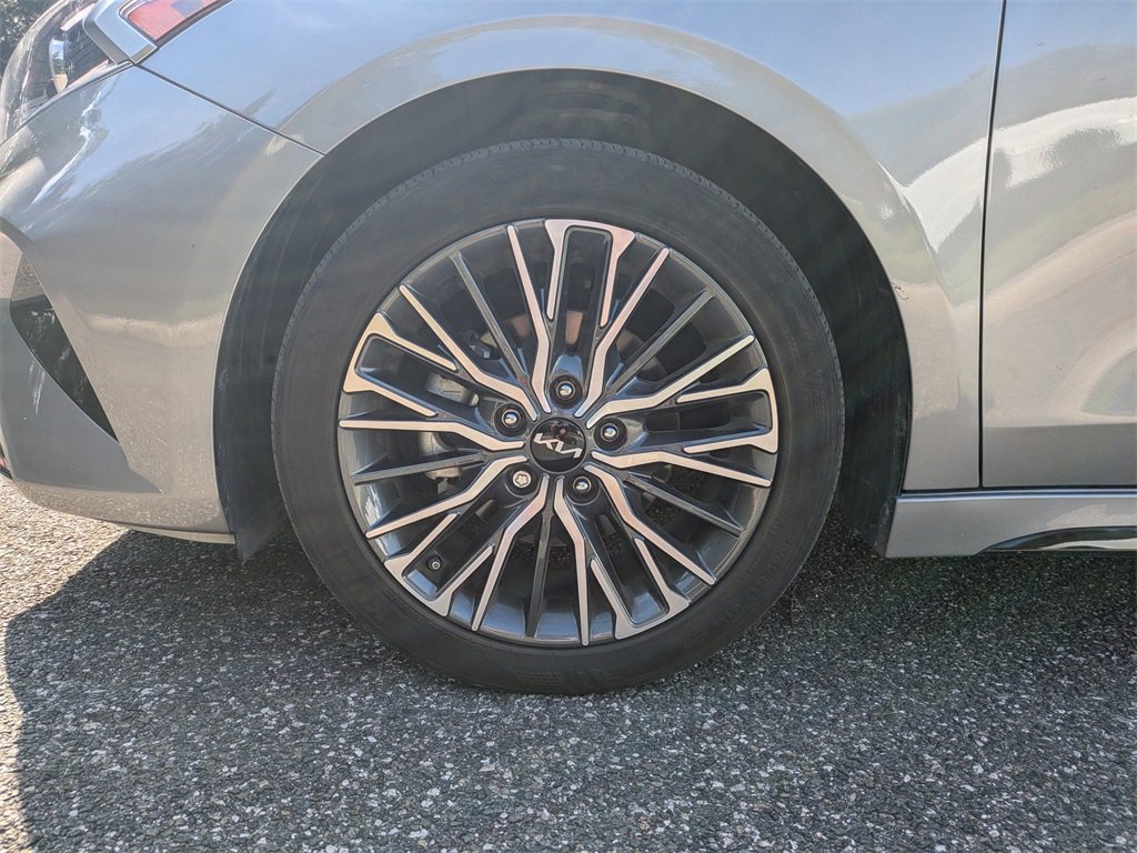 2023 Kia Forte GT-Line photo 9